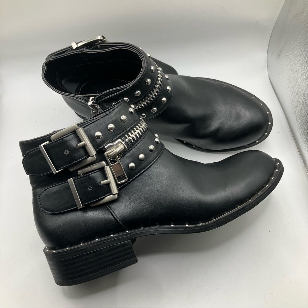 Goth Biker Grunge Black Studded,Zippered Women Ankle Boots size 6 M - Picture 2 of 6